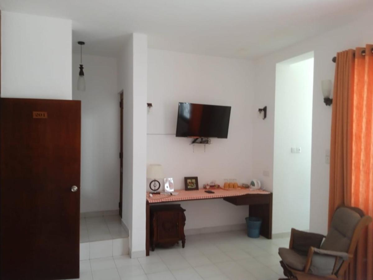 מלון Elegance Oasis, Colombo 3 מראה חיצוני תמונה